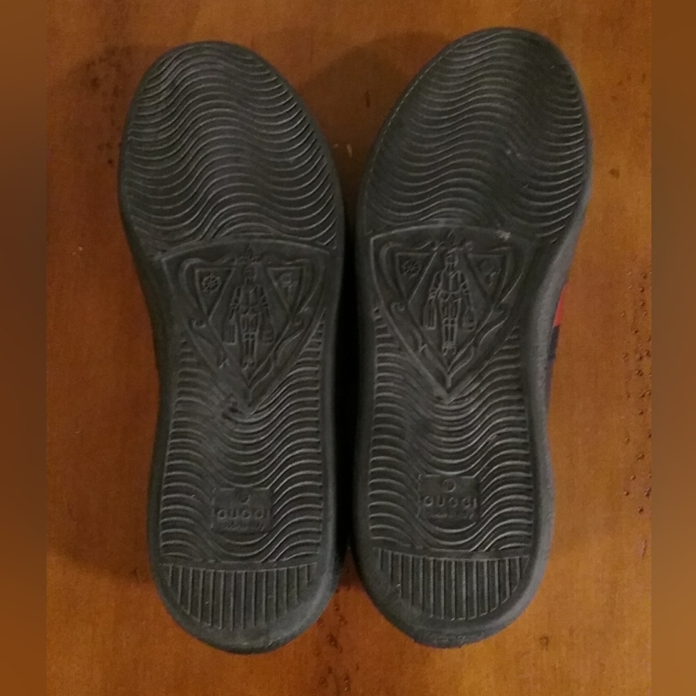 Authentic Gucci Men's Ace Bee Sneakers - Picture 5 of 6